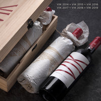 Pack: 6 Vinos VIK Vertical (Año 2014 + 2015 + 2017 + 2018 + 2019 + 2022) - 750 ml + Aireador y Decantador + 2 Wood Box de REGALO